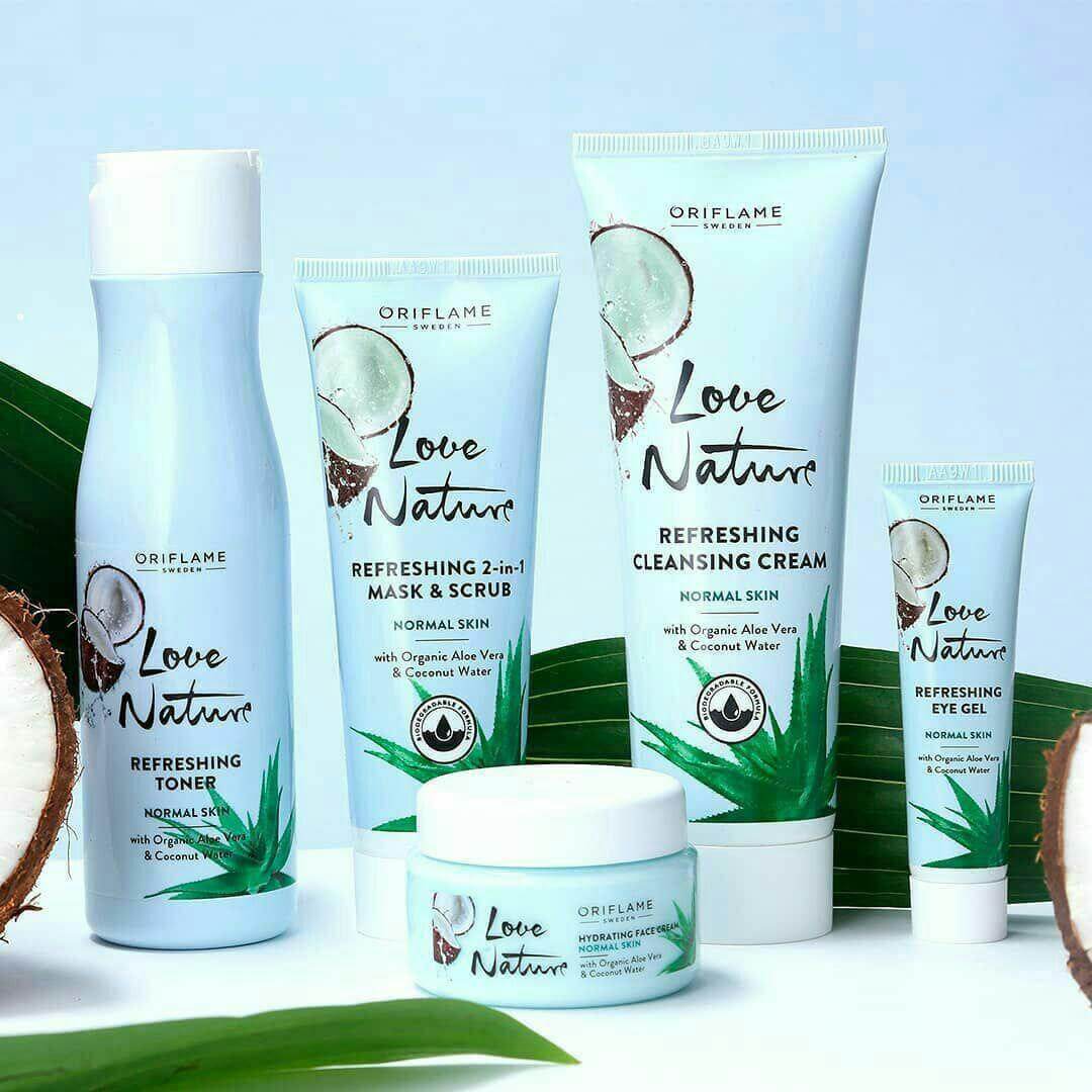 کرم آبرسان صورت آلوئه ورا و آب نارگیل لاونیچر