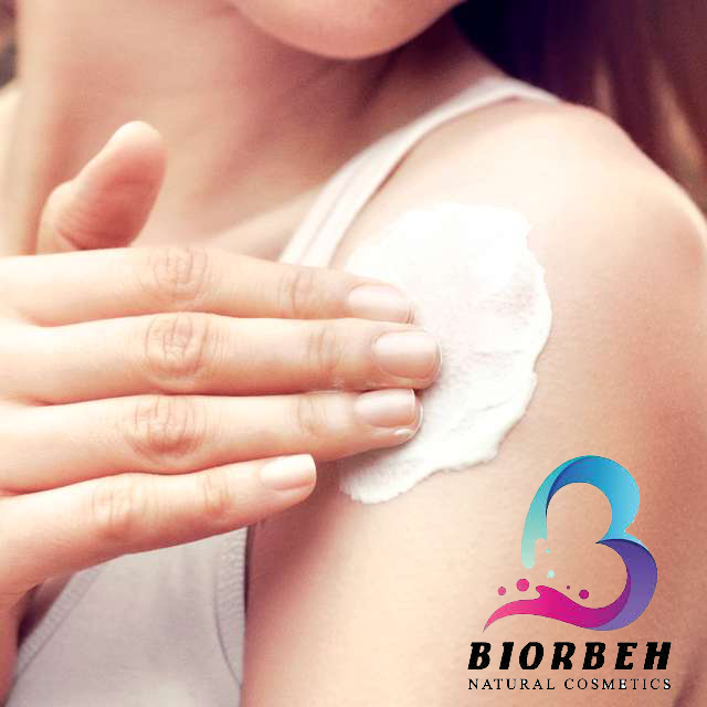 کرم ضدآفتاب صورت و بدن سان 360 با SPF50 4 Sun 360 Sun face and body sunscreen with SPF50 reference code: 35760