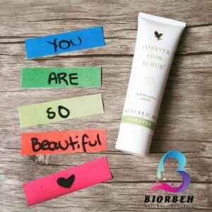 کرم فوراور آلوئه اسکراب